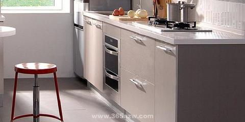 定制櫥柜 打造你的專屬廚房，從選材到加工全攻略